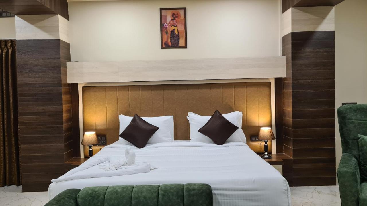 Hotel Eden Karwar Eksteriør bilde