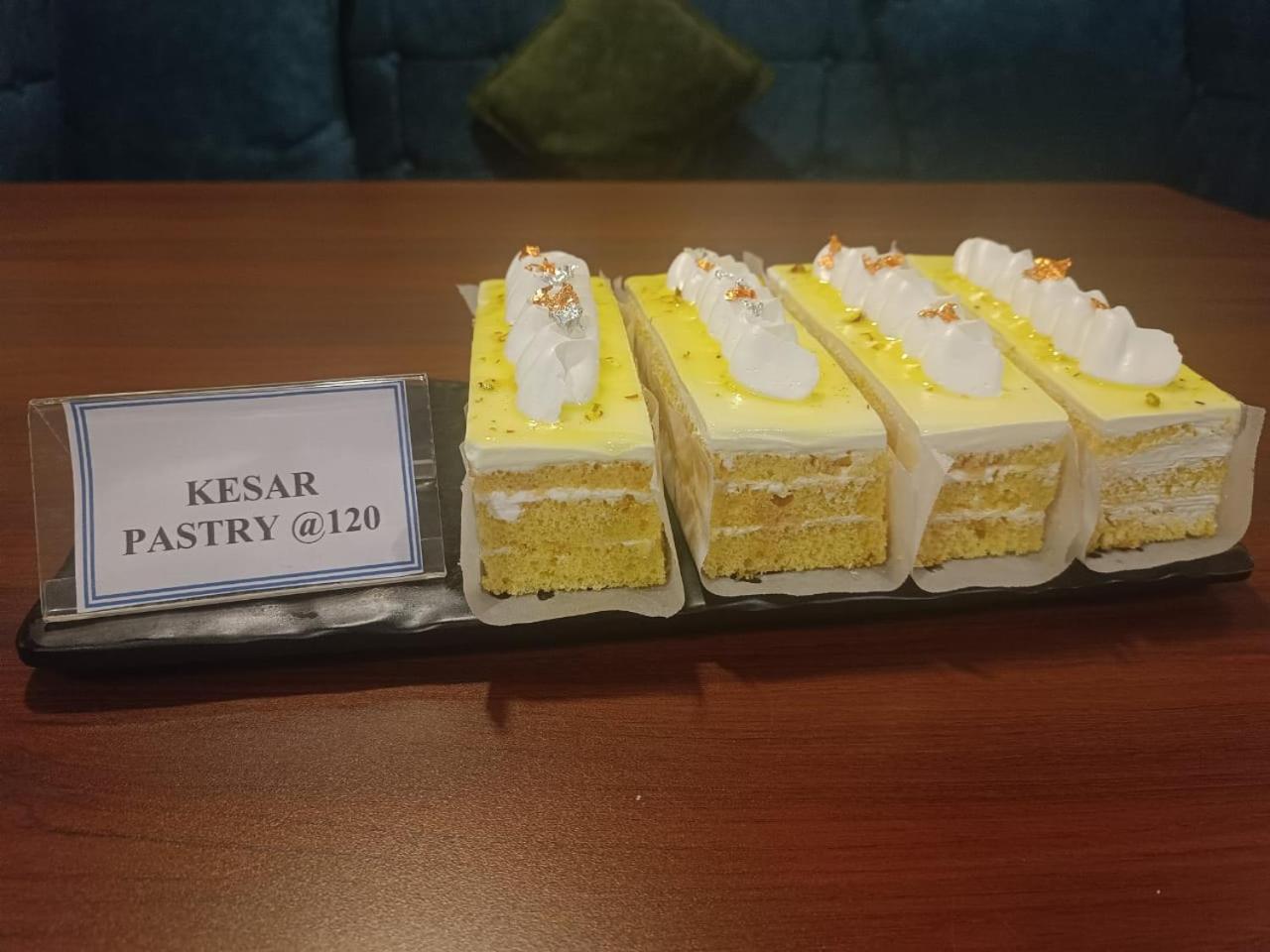 Hotel Eden Karwar Eksteriør bilde
